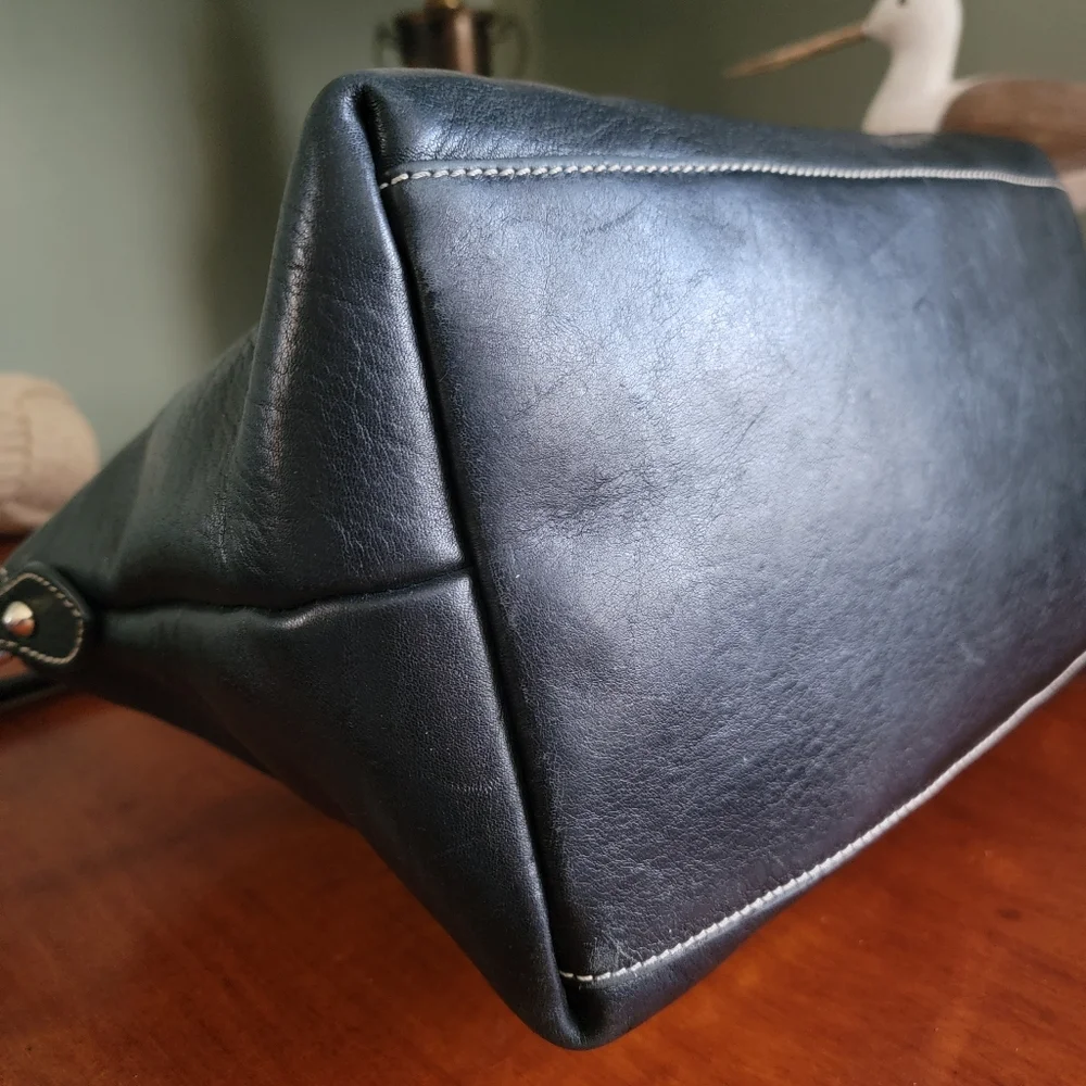 Dooney & Bourke Dillen Domed Satchel Black Pebbled Leather Crossbody Y2K